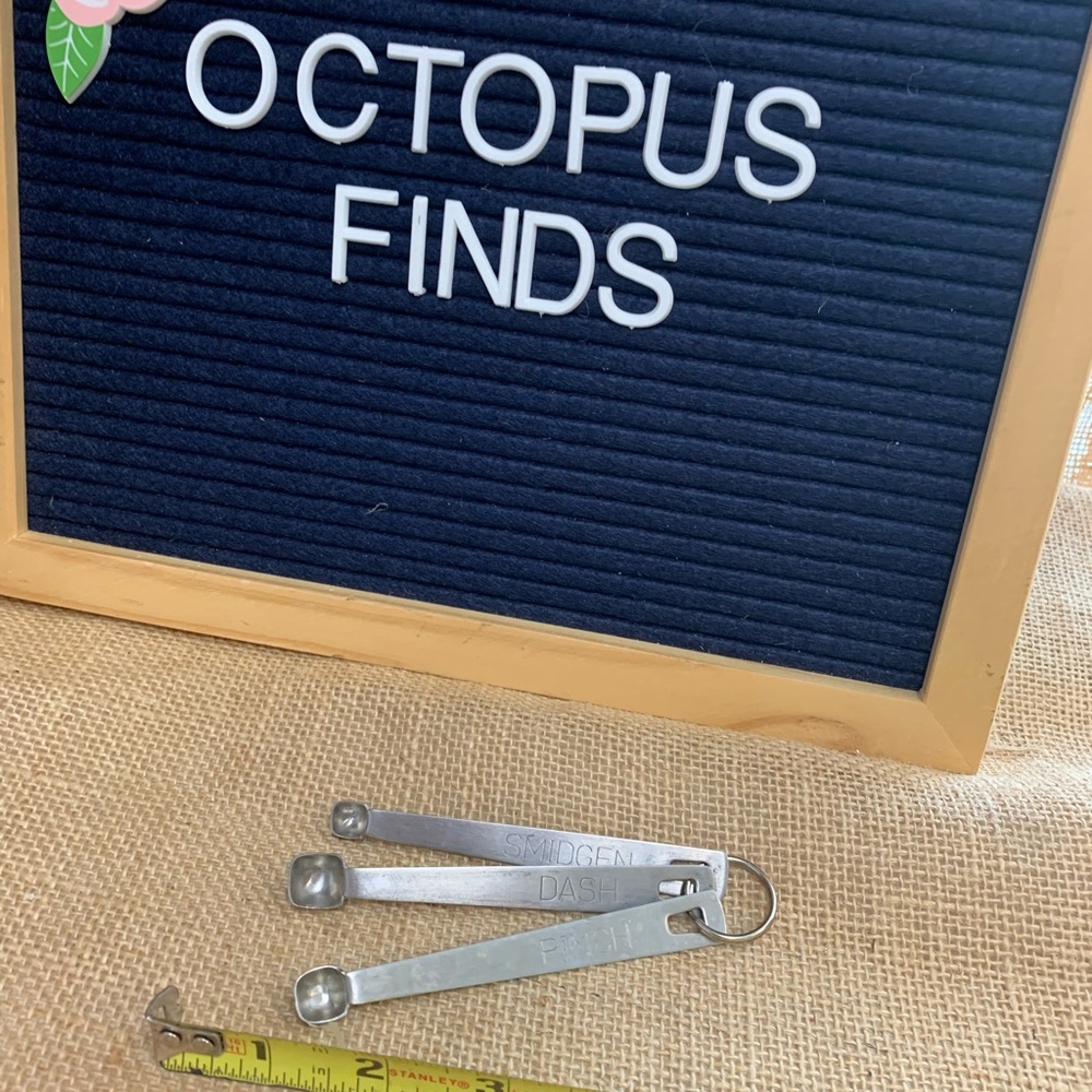 Vintage stainless steel measuring spoons